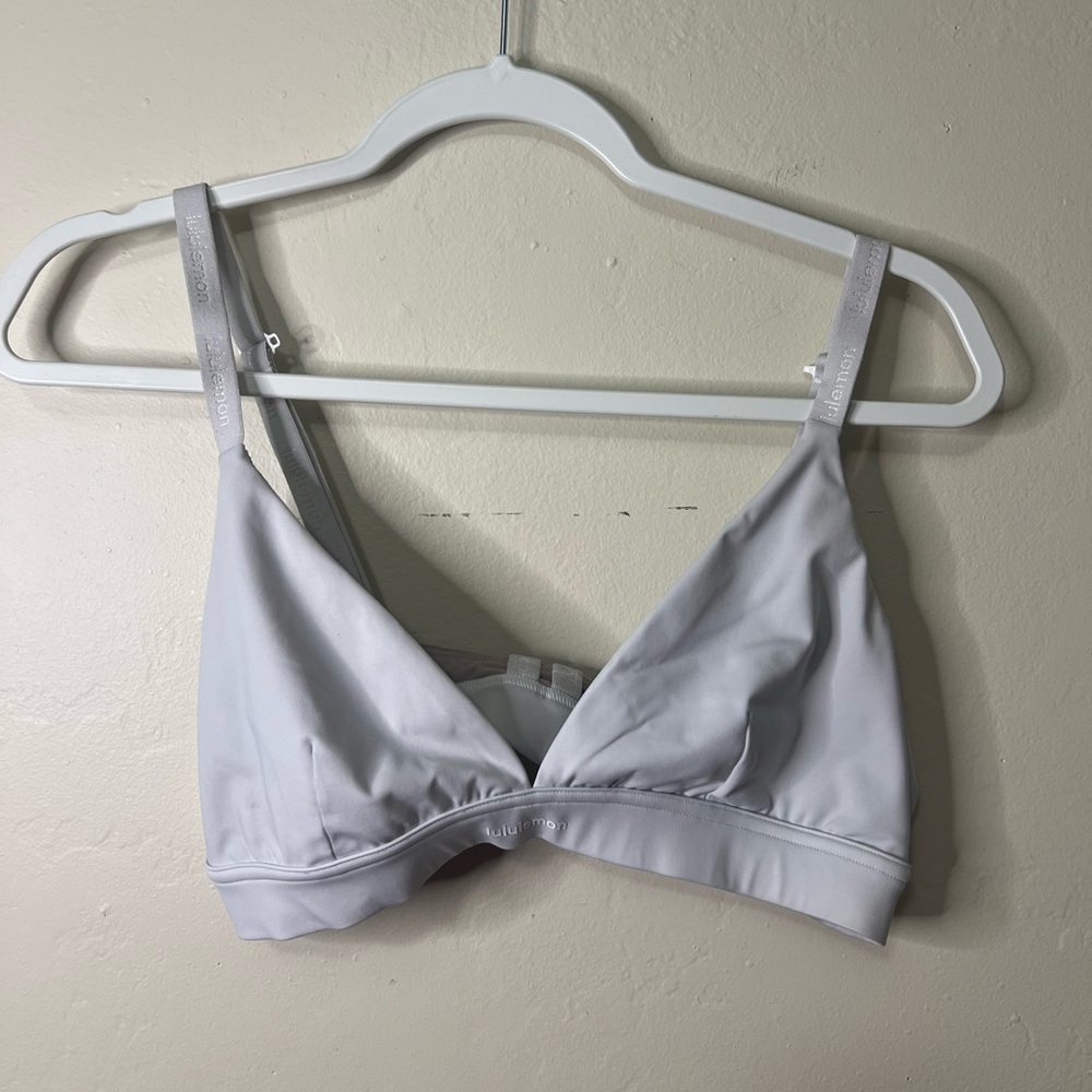 Lululemon white triangle sports‎ bra size 10